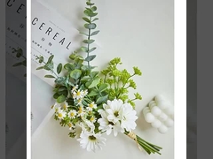 Botão de buquê de rosas simulado, mesa de flores amarrada à mão, feixe de flores falsas, adereço fotográfico