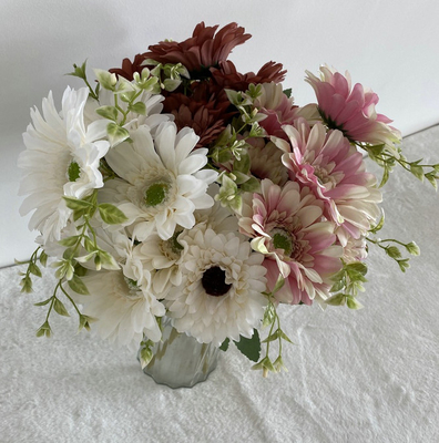 Bom preço. Plantas falsificadas decorativas adesivas macias da parede em várias cores on-line