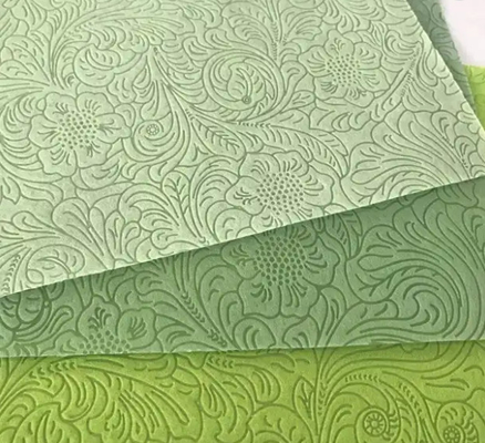 Bom preço. Papel de embrulho de flores em relevo não tecido rolos de tecido não tecido de polipropileno on-line
