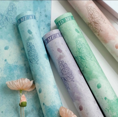 Bom preço. Papel de embrulho florista antistático com desenho de flor de rosa de arte impermeável e em relevo on-line