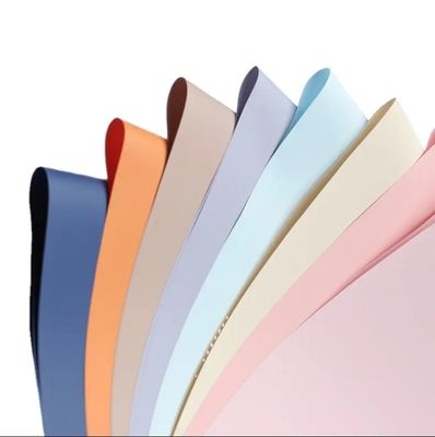 Bom preço. Papel de embrulho de flores de dois lados Bouquet de cores Yuyin embalagem de flores frescas papel Kraft on-line