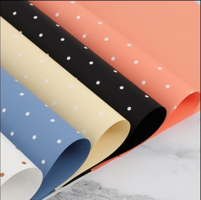 Bom preço. Papel de embrulho de flores impresso em uma única cor para embalagens personalizadas de buquês on-line