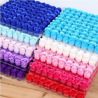Bom preço. Flor de sabão de rosa de 3 camadas para o Dia dos Namorados Casamento Natal 5cm Diâmetro 6cm Altura Sem fundo Capa de presente Simulação de flor on-line