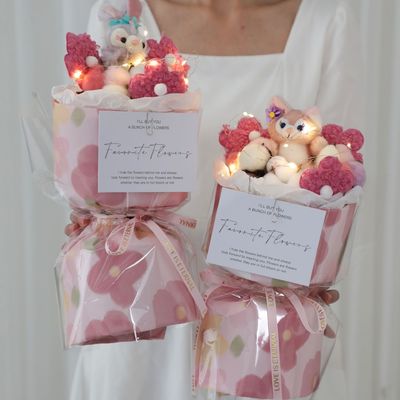 comprar Bouquet de bonecas de desenhos animados coloridos para o Dia das Crianças 20x35cm Multicolor Fabricação em linha