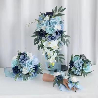 Bom preço. Frio Azul Rosa Noiva segurando Flores Dama de Noiva Bouquet Casamento Corsaço Pulso Flor Casamento Flores Artificiais on-line