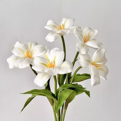 Bom preço. Flores artificiais de tulipas, ornamentos para casa de casamento, flores falsas, fotografias, flores decorativas on-line