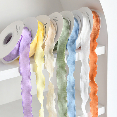 Bom preço. 2.5cm de fios de ondas plissadas fita floral fita de cauda de peixe fios de fita flor envolta fita de neve fita de chiffon fita de fita on-line