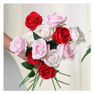 comprar Rosa de flor artificial de caule único realista para festa de casamento Casa central Decoração de escritório de hotel Fabricação em linha