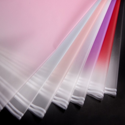 Bom preço. Papel de embalagem de flores semitransparente, impermeável, de gradiente de cor pura, de papel fosco, de material OPP, papel de embalagem de presente de buquê on-line