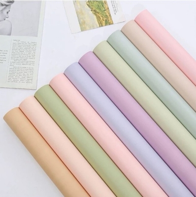 Bom preço. Papel de embrulho de flores de cores sólidas de estilo coreano, buquê de primeiro amor à prova d'água, papel Ouya espessado de cor única, papel de embrulho de flores de arte on-line