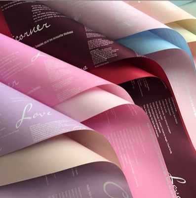 Bom preço. Papel de embrulho de flores, papel de embrulho de arte floral da florista, papel Ouya à prova d'água de duas cores, papel de flores embrulhado à mão, Inglês Han Fei on-line