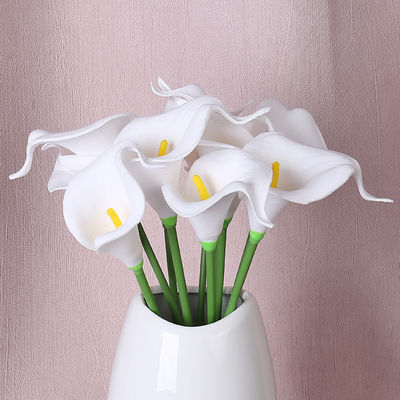 comprar Venda por grosso transfronteiriça de buquês de lírios de calla de PU, flores artificiais, flores de plástico, decoração da sala de estar e flores de exposição Fabricação em linha