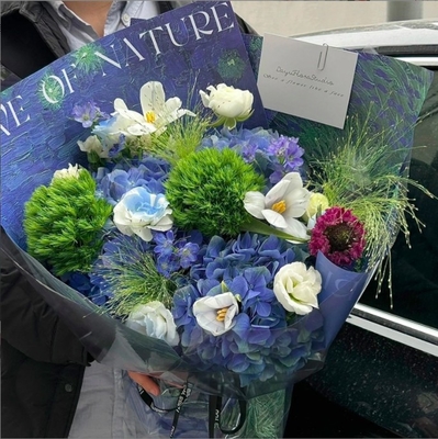 comprar Novo papel de embrulho de buquê de flores do Festival Qixi, uma série de papel azul popular, papel de embrulho de flores de estilo pintado a óleo do Dia dos Namorados online manufacture