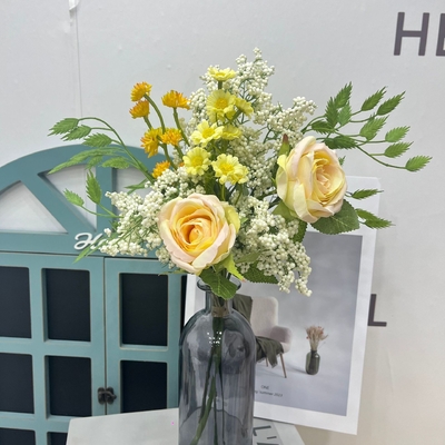 Bom preço. Buquê de flores simulado, buquê de flores artificiais de Primavera de Vénus, mesa de flores de seda transfronteiriça flor artificial, buquê de rosas, flor amarrada à mão on-line