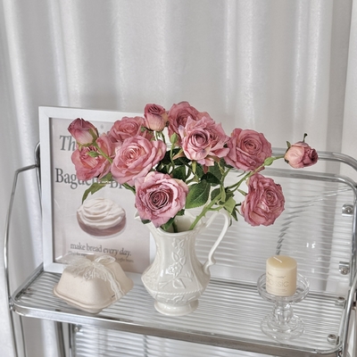 Bom preço. Rosa retrô carbonizada de 3 cabeças, flor artificial semelhante a pintura a óleo, buquê de flores secas, buquê, arranjo de flores artificiais, adereço fotográfico on-line