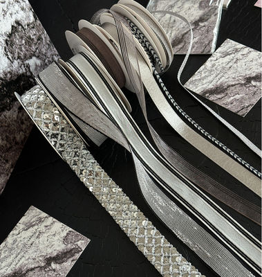 comprar Qixi Black Silver Series Ribbon Bouquet Floral 1,6cm Poliéster Perfeito para materiais florais feitos à mão Fabricação em linha