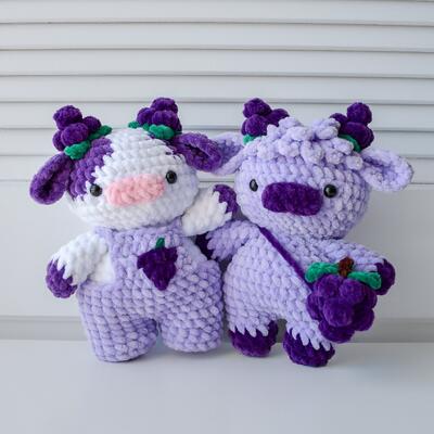 comprar Brinquedo de vaca de pelúcia rosa personalizado Brinquedo de vaca de morango Amigurumi boneca de crochê com animal de pelúcia Brinquedos de animais recheados Fabricação em linha