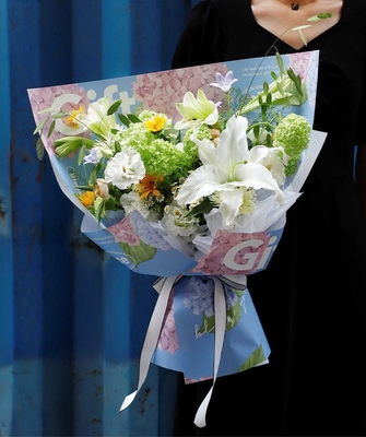Bom preço Papel de embrulho impresso para flores 70 g/m² à prova d'água para buquê on-line
