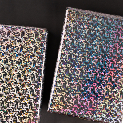 Bom preço. Rolo de papel de embrulho de presente com design de holograma para embrulho de presente on-line