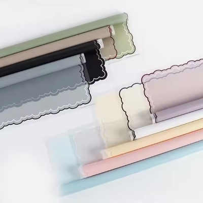 Bom preço Papel de embrulho de flores congelado com linhas onduladas Embalagem de presente Embalagem de presente à prova d'água on-line