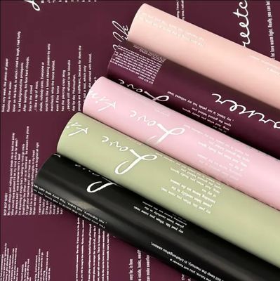 Bom preço. Papel de embrulho de flores opaco de cor personalizado impermeável para buquê de flores frescas on-line