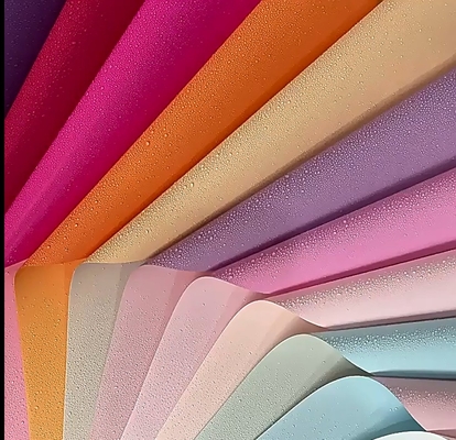 Bom preço. Papel de embrulho de buquê de floristas Papel de cores sólidas multicolor e à prova d'água para flores 58*58cm on-line