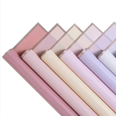 Bom preço. 50g de papel de embalagem de buquê de plástico à prova d'água para embrulho de presentes coreano on-line