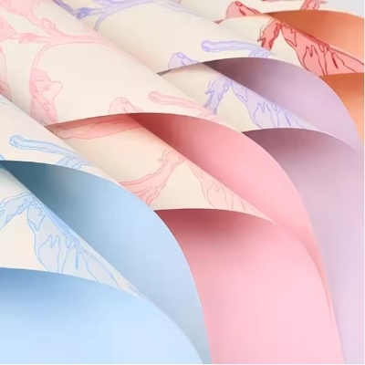 Bom preço Impressão de Dia dos Namorados Papel de embrulho de flores de forma especial 50g Pulpa mista à prova d'água on-line