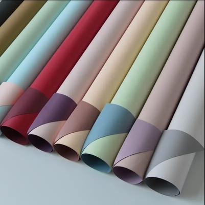 Bom preço 58cm * 58cm Papel de embalagem impermeável personalizado Caixa de presente embalagem para flor fresca on-line