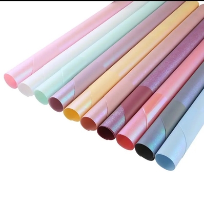 Bom preço Rolo de papel de embrulho de flores de cores personalizadas para promoção de flores frescas on-line