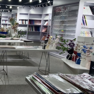 Bom preço. Papel de folhas impermeável em PE rosa estilo 2025 diretamente do atacadista on-line