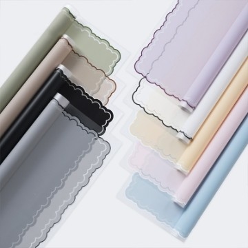 Bom preço. Papel de lenço pequeno de novo estilo para embrulho de flores, papel de embrulho de flores com filme anti-geléia de frutas, papel de embrulho de flores de buquê de morango on-line