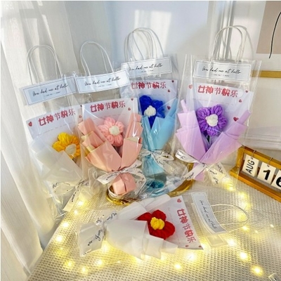 Bom preço Embalagem transparente e leve embalado saco de flores de pelúcia buquê variedade bonecas em grande buquê para o dia da mulher presente on-line