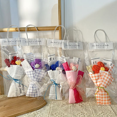 Bom preço. Bouquet único presente do dia dos namorados grande tecido feito à mão puff criativo com luz e flores de pelúcia on-line