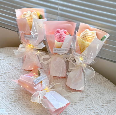 Bom preço. Pequeno mas impressionante 15x26cm Tulipa Tricotada Bouquet de pequenas flores em várias cores on-line