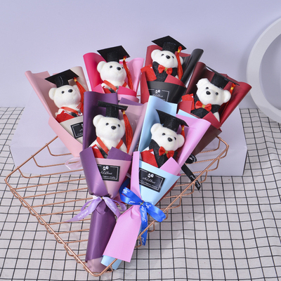 Bom preço. Boquete de formatura de urso Doutor boneco urso boneco de desenhos animados masculino e feminino Bouquet de atividade escolar presente 15x35cm Multicolor on-line
