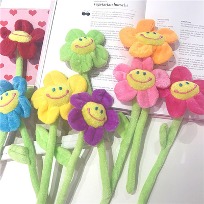 Bom preço. Bouquet de girassol de cores múltiplas, rosa criativa, cortina de flores, fecho de flores, boneca de pelúcia, casamento, conjunto de presentes com design de pelúcia. on-line