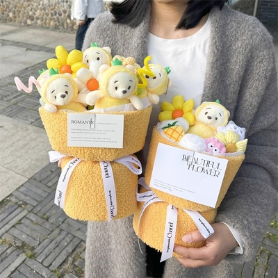 Bom preço. Bouquets de flores de boneca de pelúcia de urso de abacaxi dadas a namoradas como presentes de aniversário e de formatura em 20 de maio e no Dia dos Namorados do Festival Qixi on-line