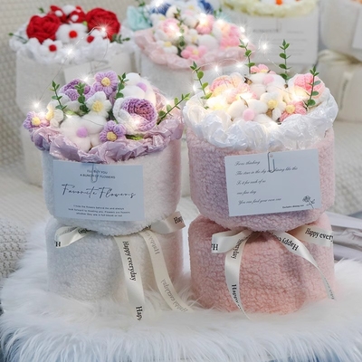 Bom preço. Bouquet de coelho romântico Produto acabado Roupa de rosa de lã tricô de mão Dia dos Namorados Regalo de aniversário para meninas on-line