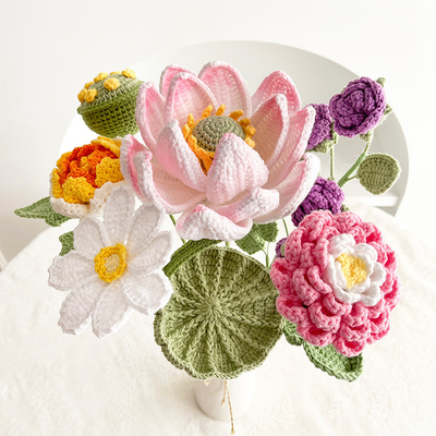 Bom preço. Bouquet de flores artificiais com flores de lótus e peônia Um belo ornamento de escritório em casa on-line