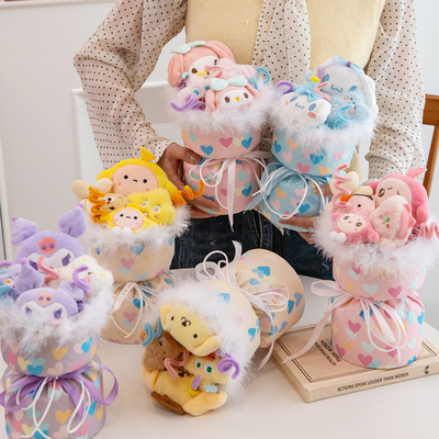 Bom preço. Bouquet de flores de 20x35cm de boneca Kuromi Perfeito para namorada Dia dos Namorados Graduação Dia das Crianças Multicolor on-line