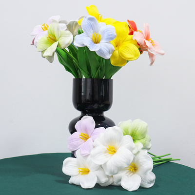 Bom preço. Variedade de tulipas Falsos Bouquet de casamento Plastic Floral Arrangement em várias cores para Casamentos on-line