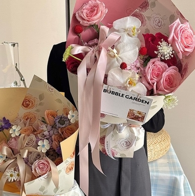 Bom preço. Dia da Mãe Noite Eterna Papel de embrulho de flores do Rio Estrelado, papel de embrulho de buquê de rosas espessado, papel de flores, arte floral, materiais feitos à mão da florista on-line