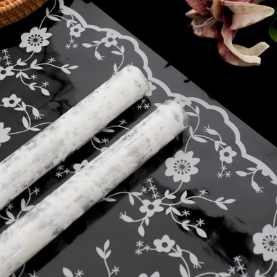 Bom preço. Yitong imitação renda renda folha de celófano transparente impermeável papel de embrulho de flores opp plástico material de embrulho de flores on-line