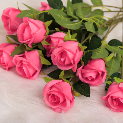 Bom preço. Rosa de montanha de neve artificial rosa única vermelha flor artificial casa de casamento decoração do dia dos namorados buquê tátil flor artificial on-line