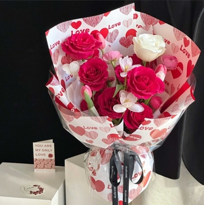 Bom preço. Dia dos Namorados, amor no coração, papel Yuyin, buquês de flores, papel de embalagem espesso à prova d'água, papel de arte de flores, material de embalagem de florista on-line