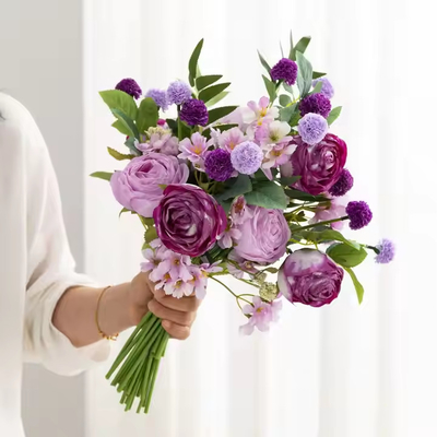 Bom preço. Gráfico de flores artificiais de rosa Bouquets Flor de casamento de seda Bouquets para decoração de festas de casamento on-line