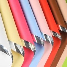 Bom preço. Papel de buquê impermeável de poliamina papel de arte espelho papel de embalagem de flores on-line