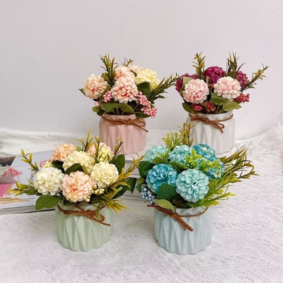 Bom preço. Varejo de flores artificiais, hortênsias em vasos, artigos decorativos para salas de estar e salas de jantar, flores artificiais, plantas verdes, plantas em vasos e decorações de mesa on-line
