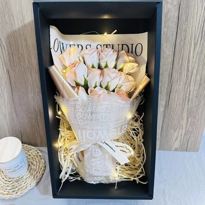 Natal Rosa Tulipa Simulado Bouquet de flores Confissão Regalo de aniversário Produtor Regalo de Bouquet por atacado